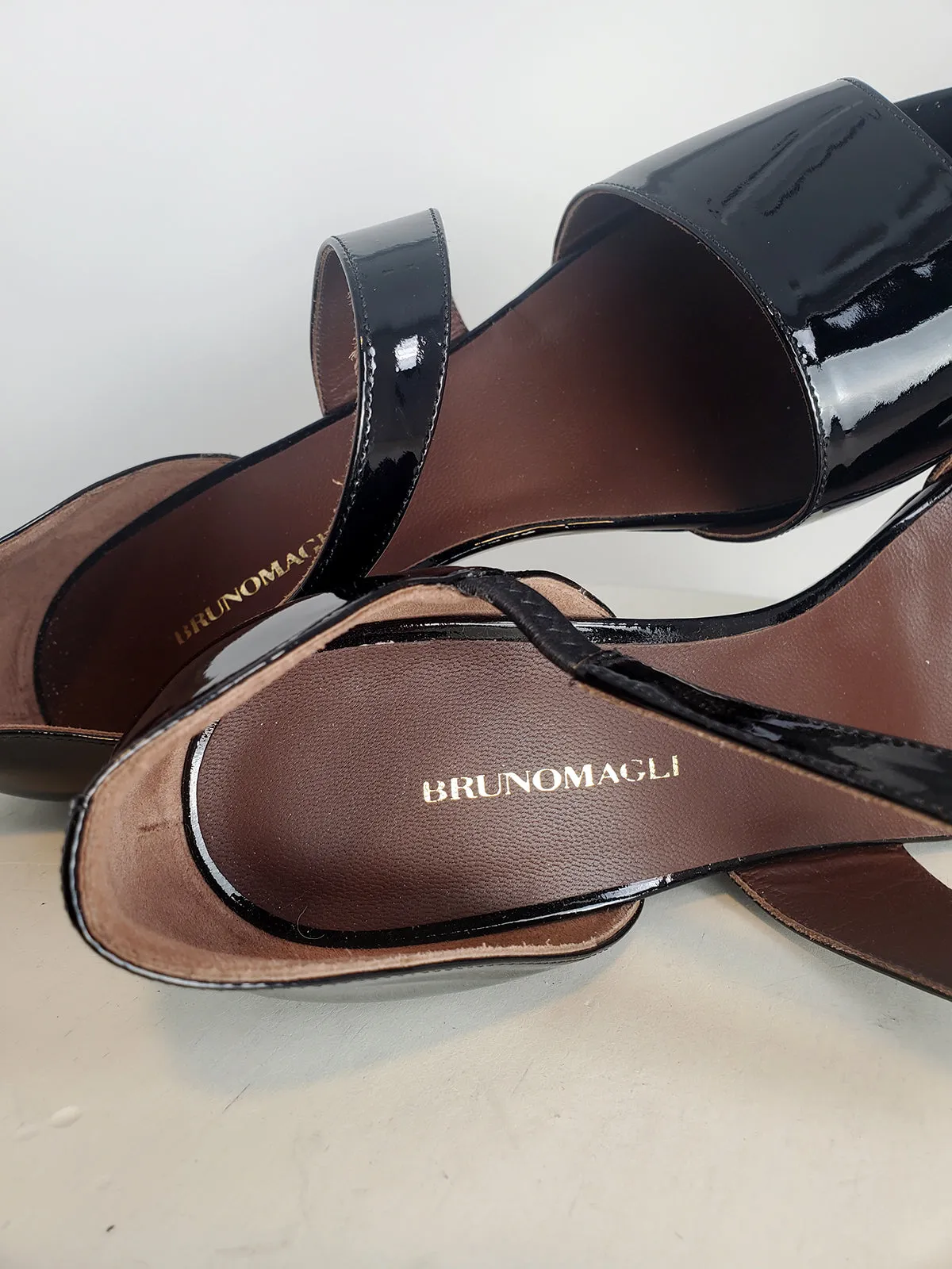 Bruno Magli Size 9 (40) Black Patent Leather Sandals NWOB