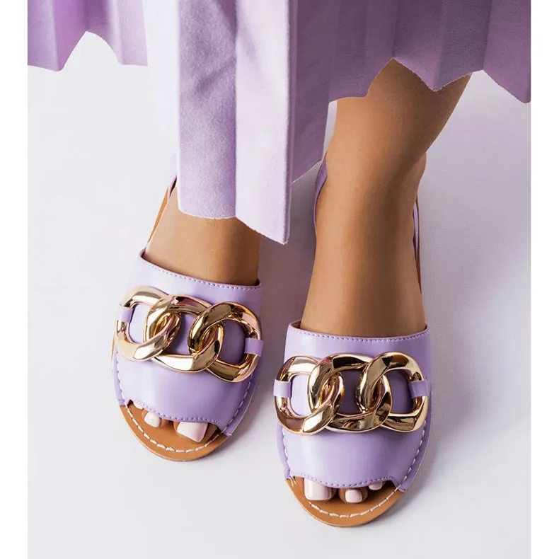 Purple sandals decorated with a chain from Germaine violet