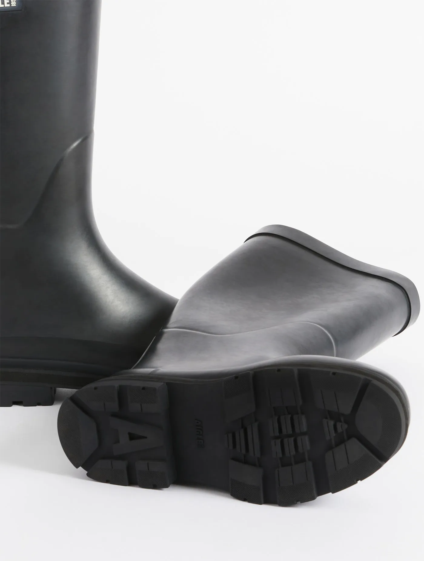 Women hybrid rain boot for unbeatable style